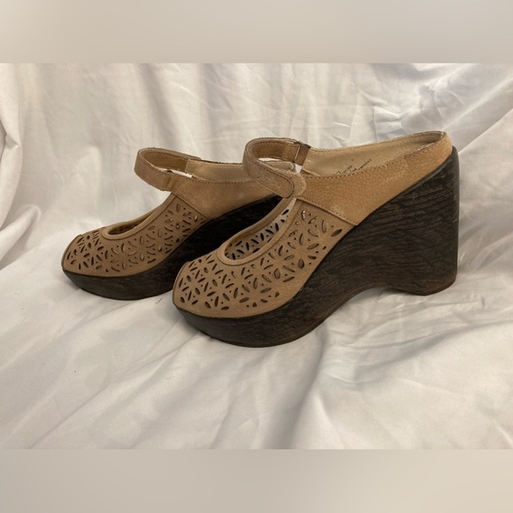 Jambu Journey Too Tan Peep-Toe Mule 8 - Picture 2 of 11